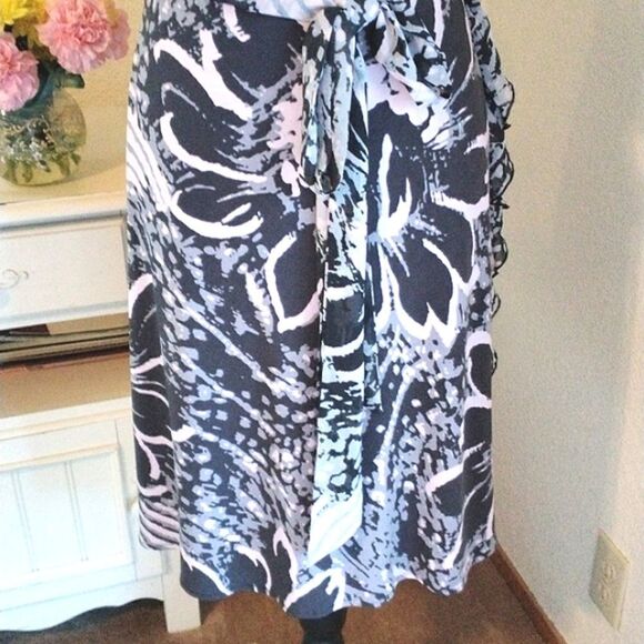 Suzi Chin for Maggy Boutique True Wrap Dress - Picture 3 of 10